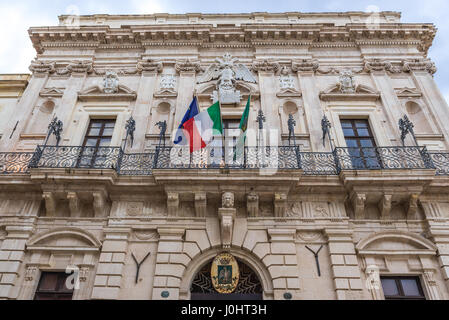 Palazzo Vermexio, attuale Municipio (Palazzo Vermexio) in piazza del Duomo (piazza del Duomo) sull'isola di Ortigia, Siracusa città, Sicilia, Italia Foto Stock