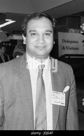 Keith Vaz, partito laburista membro del Parlamento per Leicester East, assiste la conferenza delle parti a Brighton, Inghilterra il 5 ottobre 1989. Foto Stock