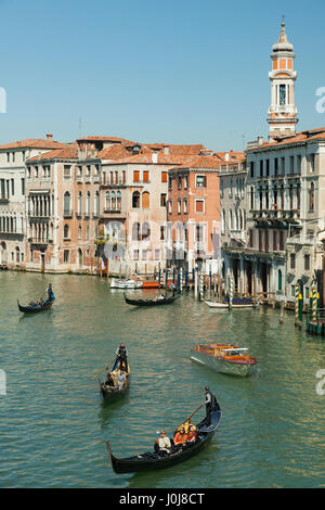 Pomeriggio a molla sul canal Grande a Venezia, Italia. Foto Stock