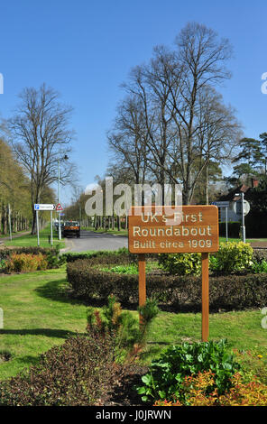 Prima rotonda UK segno, Letchworth Garden City Hertfordshire, Inghilterra, Regno Unito Foto Stock