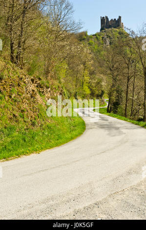 Chateau Rocher, Gorges de la Sioule, Puy-de-Dôme département, Auvergne, Francia Foto Stock