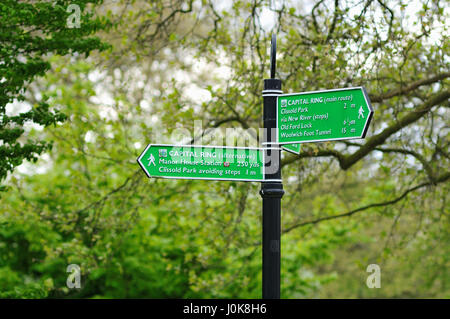 Accedi Finsbury Park vicino a Manor House, North London REGNO UNITO Foto Stock