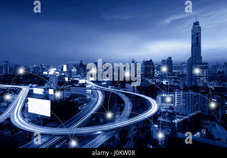 Rete e tecnica di collegamento Concetto di downtown Bangkok autostrada, Thailandia Foto Stock