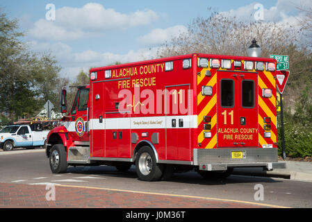 Fire Rescue Carrello precipita ad un'emergenza in Alachua in Florida. Foto Stock