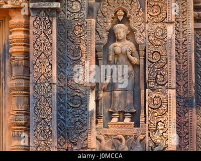 Danza Apsara sulla parete in Angkor Wat, Siem Reap, Cambogia. Foto Stock