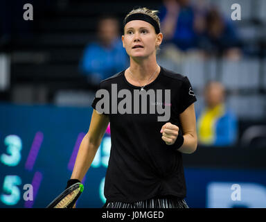 BIEL, Svizzera - 11 aprile : Marie Bouzkova in azione al 2017 Ladies Open Biel WTA torneo internazionale di tennis Foto Stock