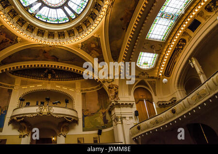 Sala Smetana è la più grande area della Casa Municipale. Il nome della sala da concerto è di Praga è un tributo al compositore ceco Bedřich Smetana. Foto Stock