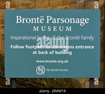 Cartello. Bronte Parsonage Museum, Haworth, West Yorkshire, Inghilterra, Regno Unito, Europa. Foto Stock