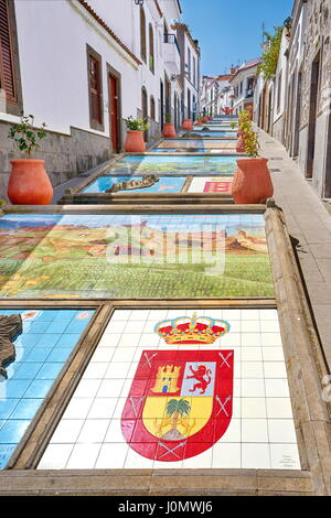 Bracci piastrellato e mappe delle Isole Canarie, Firgas, Gran Canaria, Spagna Foto Stock