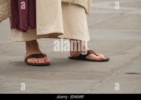 Londra, Regno Unito. Xiv apr, 2017. La passione di Gesù giocare da wintershall giocatori a Londra in Trafalgar square il venerdì santo. credito:claire doherty/alamy live news credito: claire doherty/alamy live news Foto Stock