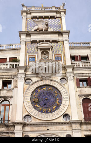 Torre dell'orologio di Piazza San Marco, Venezia, Veneto, Italia Foto Stock