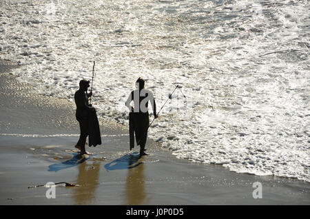 Lancia i pescatori sulla spiaggia di La Jolla, California Foto Stock