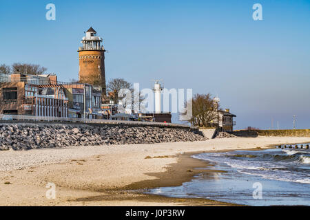 Il faro di Kolobrzeg è 26 metri di alta. È situato all'entrata del porto di Kolobrzeg,West Pomerania; Polonia; Europa Foto Stock