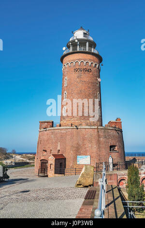 Il faro di Kolobrzeg è 26 metri di alta. È situato all'entrata del porto di Kolobrzeg,West Pomerania; Polonia; Europa Foto Stock