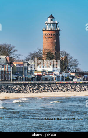 Il faro di Kolobrzeg è 26 metri di alta. È situato all'entrata del porto di Kolobrzeg,West Pomerania; Polonia; Europa Foto Stock