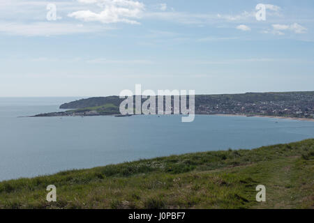 Vista dalla cima del Ballard scogliere sulla baia di Swanage Foto Stock