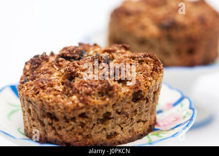 Crusca di frumento muffin preparazione : appena cotti solidale di crusca di frumento muffin Foto Stock