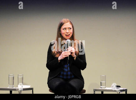 Chelsea Clinton parlando a una folla a NeueHouse su Marzo 20, 2016 a Los Angeles, California. Foto Stock