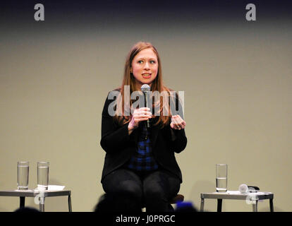 Chelsea Clinton parlando a una folla a NeueHouse su Marzo 20, 2016 a Los Angeles, California. Foto Stock