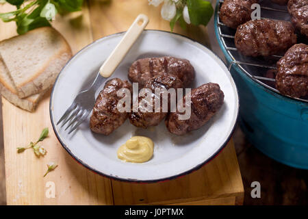 Mititei grigliate di carne macinata roll Foto Stock