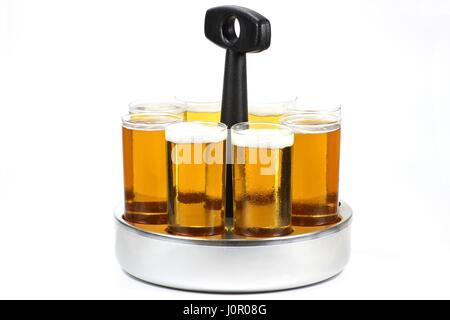 Koelsch - birra speciale da Colonia in un tipico vassoio isolati su sfondo bianco Foto Stock