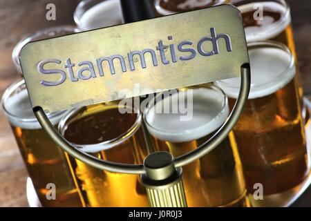 Tedesco-Cracker Barrel segno con Koelsch- birra speciale da Colonia Foto Stock