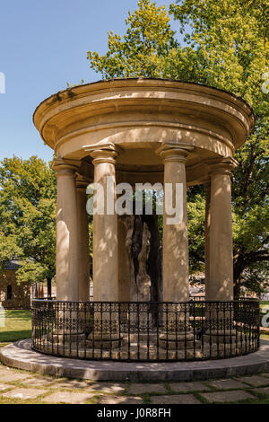 Il Gernika tree è uno dei più simboli universali del Paese Basco. Oak davanti alla casa di giunte nella città di Guernica e Luno, Biz Foto Stock