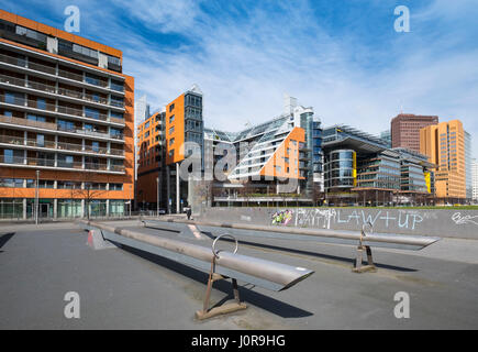 Moderni edifici per uffici a Potsdamer Platz a Berlino, Germania Foto Stock