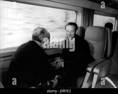 Sett. 29, 1972 - sperimentali di treno ad alta velocità (TGV) è stato presentato al Galley tra Bordeaux annuncio Morcenx. Il treno è possibile raggiungere una velocità di 300 chilometri orari e sarà gestito sulla linea Parigi-Lione. (Credito Immagine: © Keystone Press Agency/Keystone USA via ZUMAPRESS.com) Foto Stock