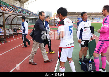 Kashiwanoha Stadium, Chiba, Giappone. Xvi Apr, 2017. Takeshi Okada (FC) Imabari, Aprile 16, 2017 - Calcetto : Giappone Football League (JFL) 2017 1° stadio tra Briobecca Urayasu 0-2 FC Imabari a Kashiwanoha Stadium, Chiba, Giappone. Credito: YUTAKA AFLO/sport/Alamy Live News Foto Stock