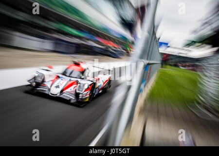 Towcester, Northamptonshire, Regno Unito. Xvi Apr, 2017. FIA WEC racing team TDS Racing alla 6 Ore di Silverstone del FIA World Endurance Championship sessione di autografi sul circuito di Silverstone Credito: Gergo Toth/Alamy Live News Foto Stock