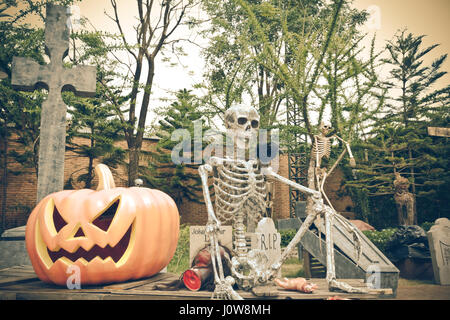 Foto del burattino scheletro sul Festival di Halloween Lavigne. Foto Stock