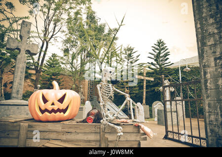 Foto del burattino scheletro sul Festival di Halloween Lavigne. Foto Stock