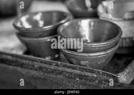 Set marocchino di bocce in bianco e nero il Marocco street food in stallo Foto Stock