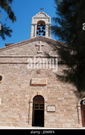 La greco-ortodossa Basilica di Saint George, un palazzo del XIX secolo la chiesa di tesori di alloggiamento degli inizi del cristianesimo incluso il famoso Madaba Foto Stock