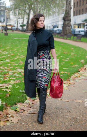 Harriet Quick, scrittore di moda, raffigurato in Berkley Square London W1 17 Dicembre 2013 Foto Stock