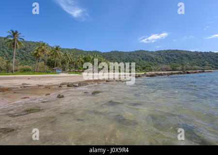 Il bambù Bay Beach in Koh Lanta Yai, Provincia di Krabi, Thailandia, Sud-est asiatico Foto Stock