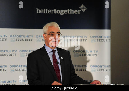 Alistair Darling, leader di La campagna Better Together parla in difesa di continuare l'unione tra la Scozia e il resto del Regno Unito Foto Stock