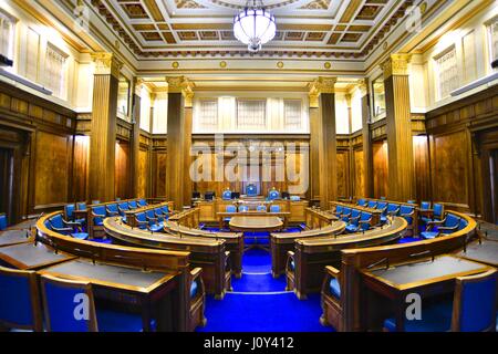 Camera di consiglio, Barnsley Town Hall, South Yorkshire, Regno Unito. Foto Stock