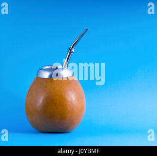 Yerba mate in zucca matero. sud americana tradizionale bevanda Foto Stock