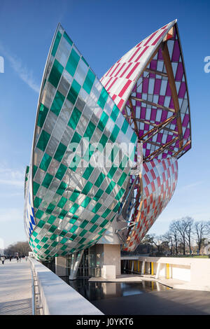 Louis Vuitton Foundation building, il Bois de Boulogne, Parigi, Francia, progettato da Frank Gehry Foto Stock