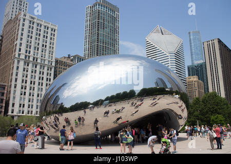 Cloud Gate (noto anche come "fagiolo") in Chicago, Illinois Foto Stock