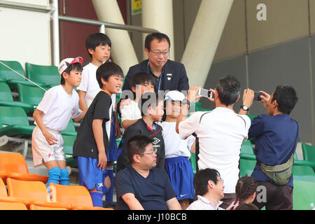 Kashiwanoha Stadium, Chiba, Giappone. Xvi Apr, 2017. Takeshi Okada (FC) Imabari, Aprile 16, 2017 - Calcetto : Giappone Football League (JFL) 2017 1° stadio tra Briobecca Urayasu 0-2 FC Imabari a Kashiwanoha Stadium, Chiba, Giappone. Credito: YUTAKA AFLO/sport/Alamy Live News Foto Stock