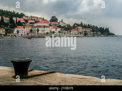 Korcula Croazia. 9 Ott 2004. Il porto nel centro storico, fortificato korcula croazia. Korcula è diventato meta di turismo internazionale. Credito: Arnold Drapkin/ZUMA filo/Alamy Live News Foto Stock