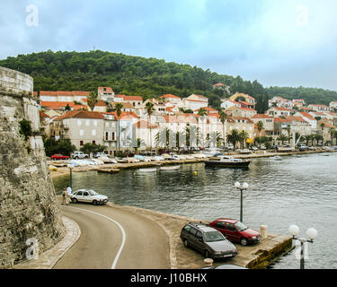 Korcula Croazia. 9 Ott 2004. Il porto nel centro storico, fortificato korcula croazia. Korcula è diventato meta di turismo internazionale. Credito: Arnold Drapkin/ZUMA filo/Alamy Live News Foto Stock