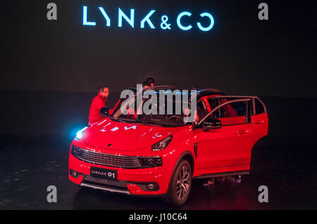 Shanghai, Cina. 16 Aprile, 2017. LYNK & CO 01 produzione di auto in Cina il lancio del marchio in Shanghai Foto Stock