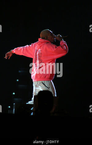 Tampa, Florida, Stati Uniti d'America. Xvi Apr, 2017. CHRIS BROWN esegue al Amalie Arena sul Party Tour. Credito: Tiffany Browning/ZUMA filo/Alamy Live News Foto Stock