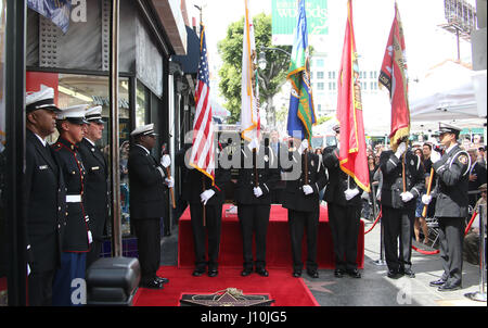 Hollywood, CA. Xvii Apr, 2017. Atmosfera, a Gary Sinise onorato con la stella sulla Hollywood Walk of Fame a Hollywood Walk of Fame In California il 17 aprile 2017. Credito: Fs/media/punzone Alamy Live News Foto Stock