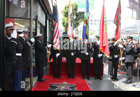 Hollywood, CA. Xvii Apr, 2017. Atmosfera, a Gary Sinise onorato con la stella sulla Hollywood Walk of Fame a Hollywood Walk of Fame In California il 17 aprile 2017. Credito: Fs/media/punzone Alamy Live News Foto Stock