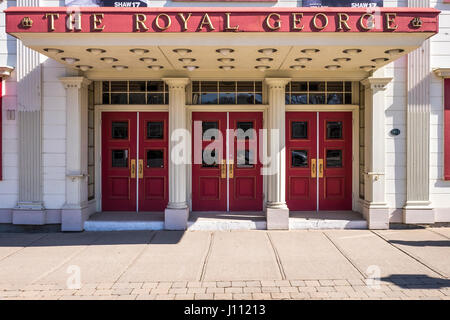 Il marquee del Royal George theatre al di sopra delle porte di entrata in Niagara sul lago in Canada. Il Royal George ospita il Festival di Shaw ogni anno. Foto Stock